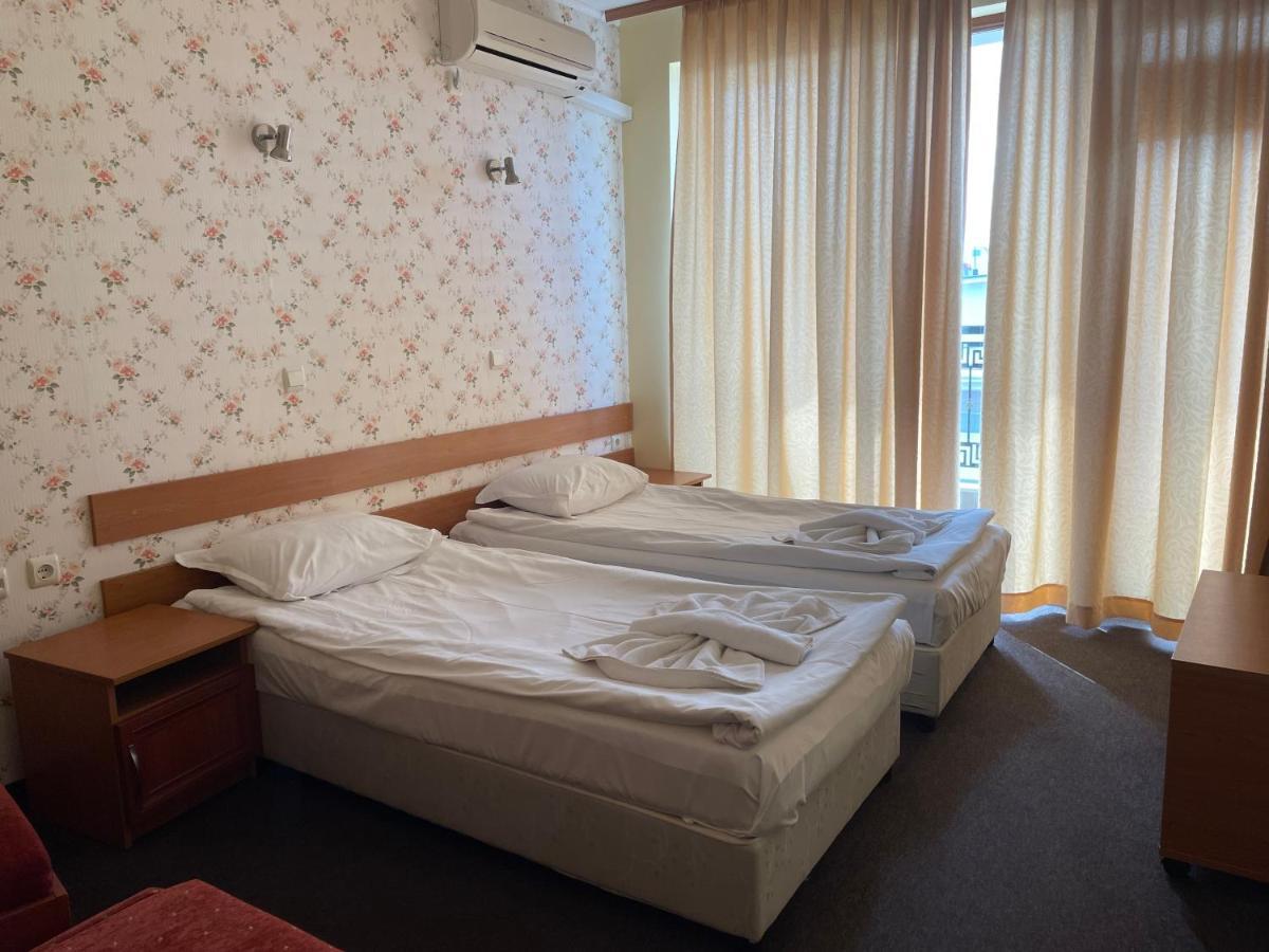 Family Hotel Deykin Slântsjev Brjag Eksteriør bilde