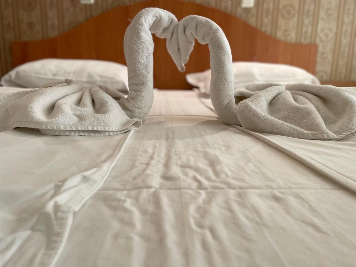 Family Hotel Deykin Slântsjev Brjag Eksteriør bilde