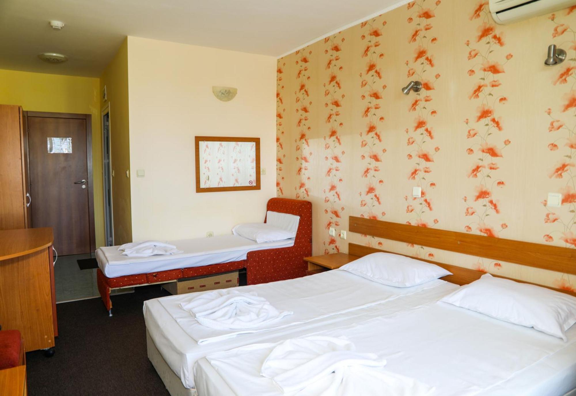 Family Hotel Deykin Slântsjev Brjag Eksteriør bilde